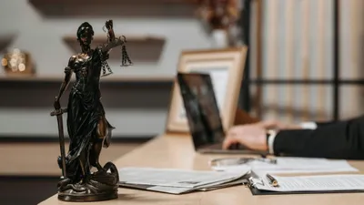 Юрист, юристы, юриспруденция, юридический консультант, юридическая помощь, право, правоведение, правовая система, адвокат, адвокаты, закон, законы, адвокатская контора, законодательство, судебная система 