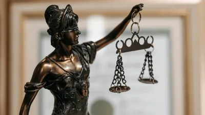 Юрист, юристы, юриспруденция, юридический консультант, юридическая помощь, право, правоведение, правовая система, адвокат, адвокаты, закон, законы, адвокатская контора, законодательство, судебная система 