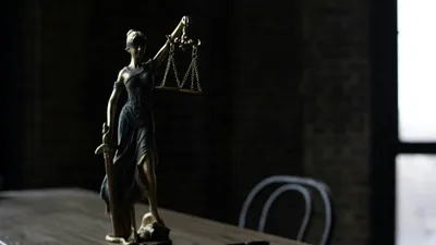 Юрист, юристы, юриспруденция, юридический консультант, юридическая помощь, право, правоведение, правовая система, адвокат, адвокаты, закон, законы, адвокатская контора, законодательство, судебная система 