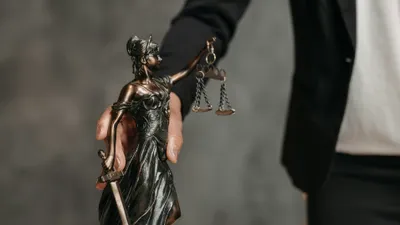 Юрист, юристы, юриспруденция, юридический консультант, юридическая помощь, право, правоведение, правовая система, адвокат, адвокаты, закон, законы, адвокатская контора, законодательство, судебная система 