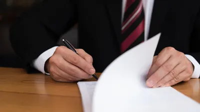 Документы, подписание, бизнесмен