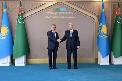 президент Казахстана Касым-Жомарт Токаев, председатель Халк Маслахаты Туркменистана Гурбангулы Бердымухамедов