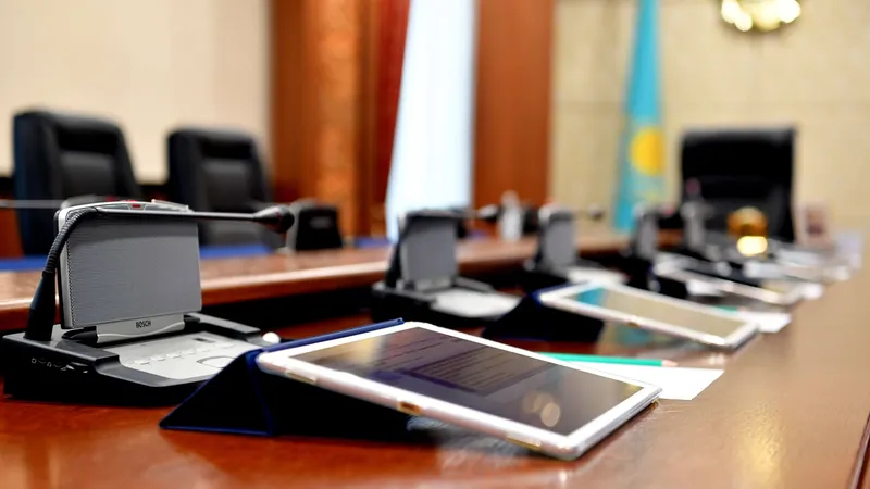 Государственная служба, госслужба, госслужащий, госслужащие, государственный аппарат, госаппарат