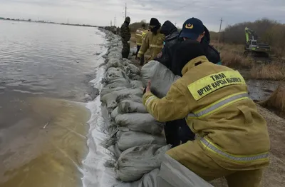МЧС, возведение дамбы, уровень реки