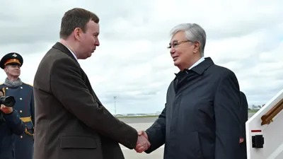 президент Казахстана прибыл в Москву