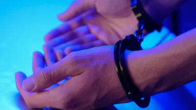 Задержание, арест, наручники, задержанный, арестованный, преступник