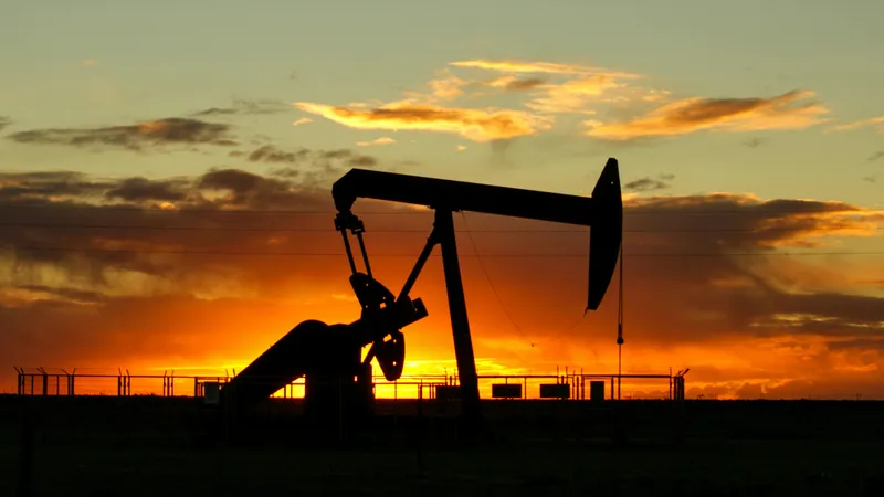 Добыча нефти, нефтедобыча, нефть, нефтяная скважина, нефтедобывающее оборудование