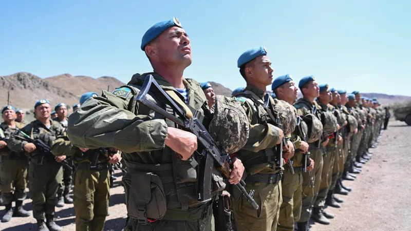 Военная служба, военнослужащие, военнослужащий, военные, военный, армия, солдаты, вооруженные силы, военные учения
