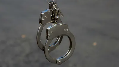 Задержание, арест, наручники, задержанный, арестованный, преступник