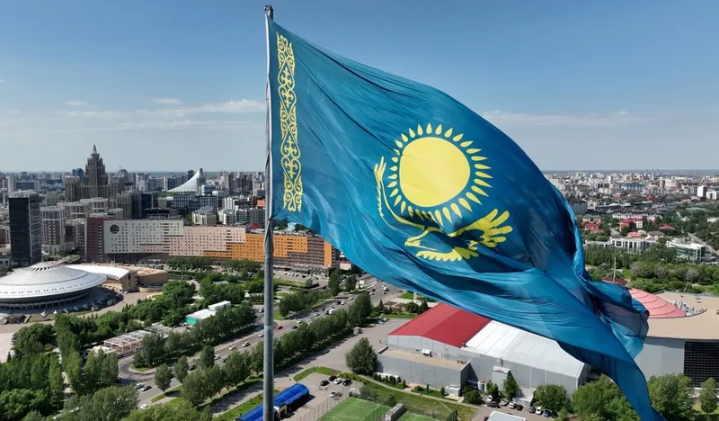 флаг, флаг Казахстана, государственный флаг Республики Казахстан, подтянтие флага