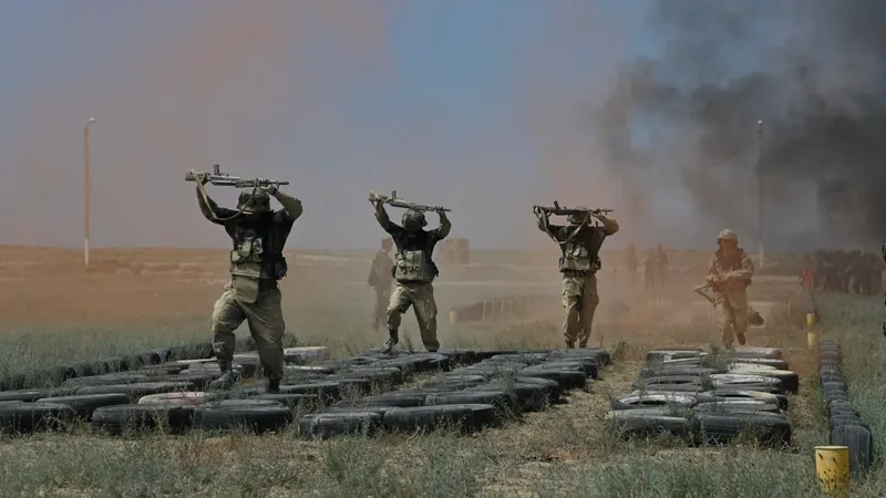 Военная служба, военнослужащие, военнослужащий, военные, военный, армия, солдаты, вооруженные силы, военные учения