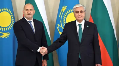 президент Казахстана Касым-Жомарт Токаев и президент Венгрии Румен Радев