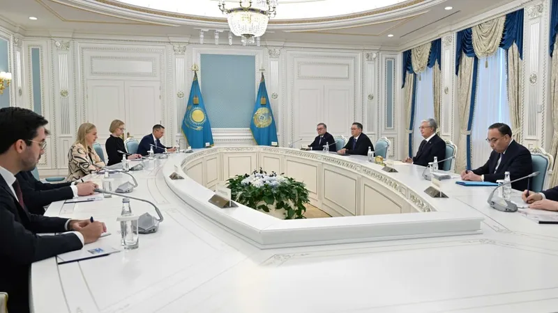 президент Казахстана Касым-Жомарт Токаев и председатель ОБСЕ Элина Валтонен