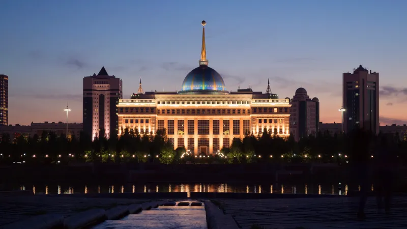 Аппарат Правительства РК, Правительство РК, здания Мажилиса и Сената Парламента РК, Мажилис, Сенат, Парламент, госслужба, госслужащие, государственная служба, государственные служащие, Акорда, резиденция Президента Республики Казахстан, здание Акорды