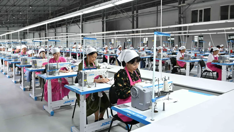 Швейный цех, швейное производство, швея, швеи, текстильное производство, пошив, швейная фабрика 