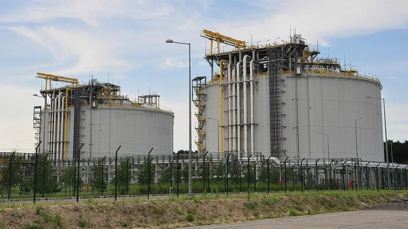 Газ, газовые резервуары