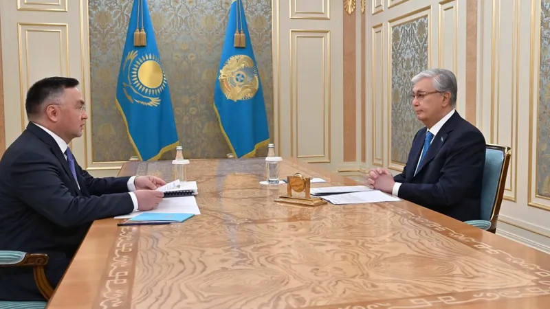 Президент Казахстана Касым-Жомарт Токаев, председатель Верховного суда РК Асламбек Мергалиев