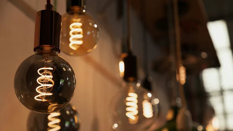 Лампочка, лампочки, свет, отключение света, электричество, электроэнергия