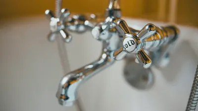 Кран с водой, вода, водоснабжение, система водоснабжения, отсутствие воды, отключение воды, раковина, горячая вода, холодная вода, водопровод
