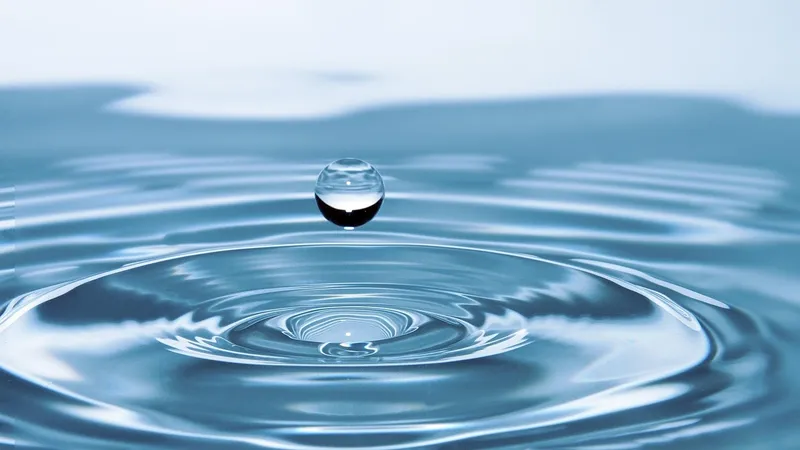 Капля воды, вода
