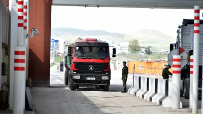 КПП Ак-Тилек на кыргызско-казахстанской границе, контрольно-пропускной пункт Ак-Тилек, пункт пропуска КПП Ак-Тилек, пункты пропуска, пограничная служба Кыргызстана, пограничная зона, пограничные зоны, граница Кыргызстана и Казахстана, границы Кыргызстана и Казахстана, границы КР и РК, граница КР и РК