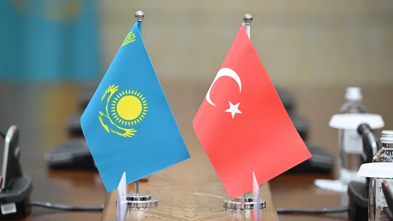 Флаги РК и Турции