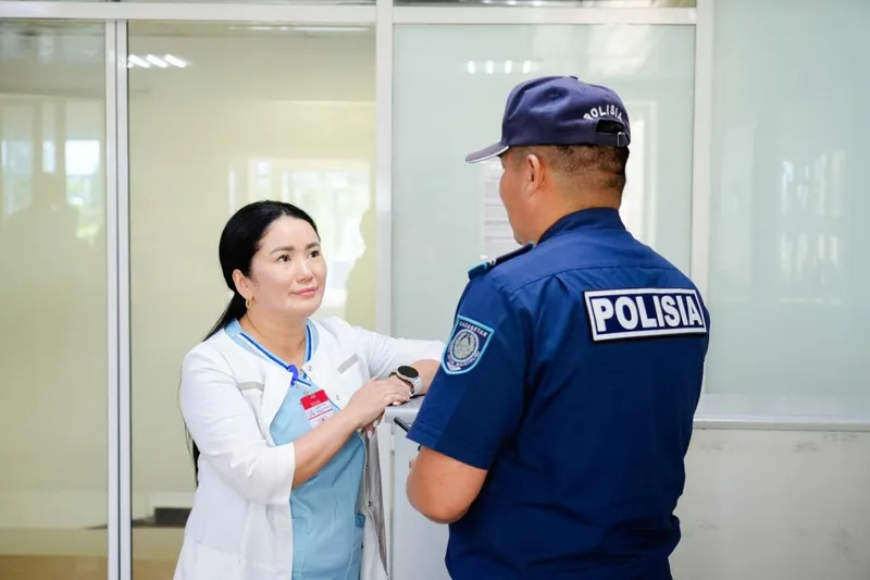Полицейские посты в больницах Астаны, полиция