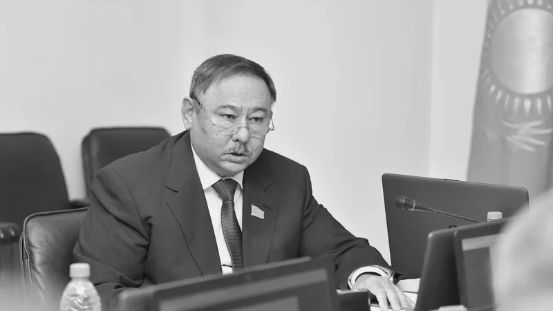 космонавт, депутат Сената, Народный Герой Казахстана Талгат Мусабаев