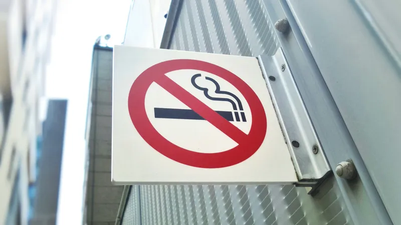 Табак, табачная продукция, сигареты, никотин, табак, дым, курение сигарет, сигарета, запрещено курить, знак запрета на курение, курильщик, курильщики