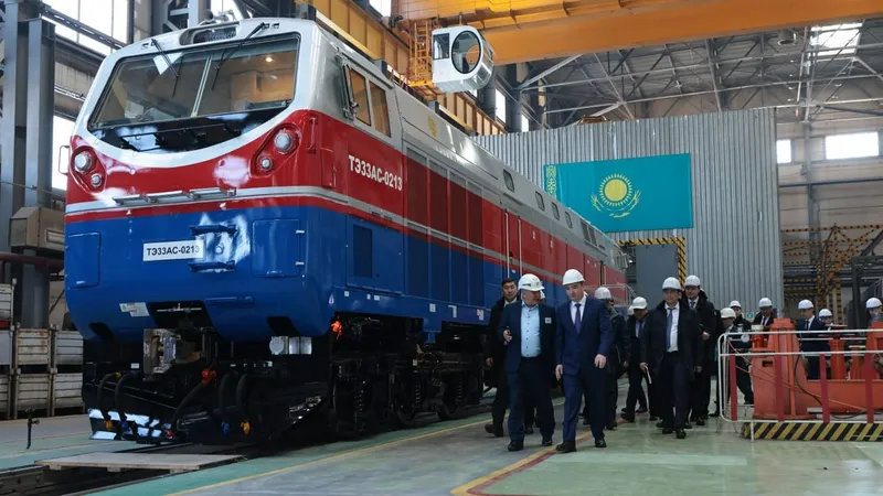 Олжас Бектенов, железнодорожники