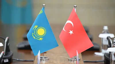 Флаги Турции и Казахстана, флаги Турции и РК