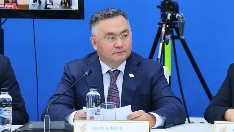 председатель Верховного суда Асламбек Мергалиев