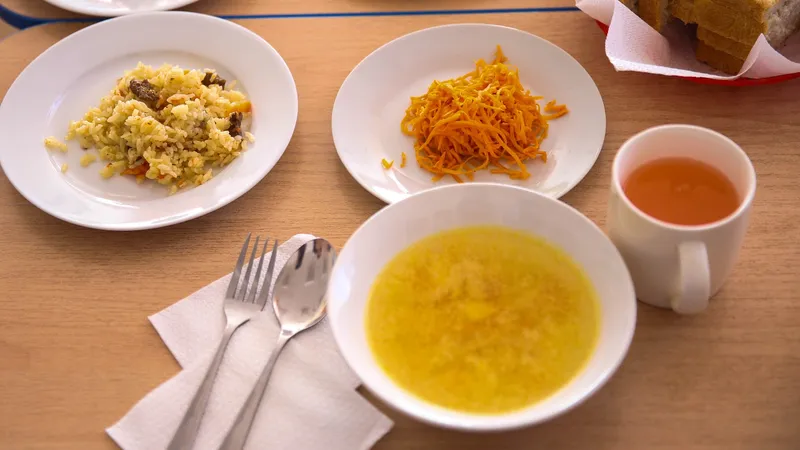 Школьная столовая, еда в школе, школьный буфет, питание в школах, питание в школе, школьное питание