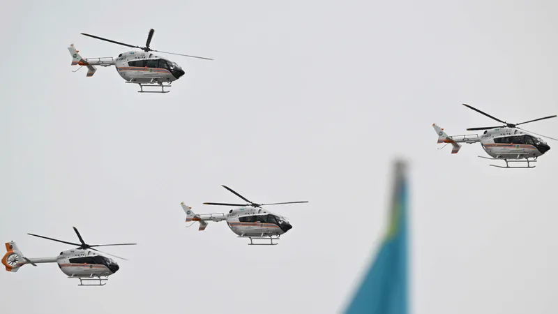 Вертолет МЧС РК, вертолеты МЧС РК, специальная техника МЧС РК, спецтехника МЧС РК, авиация МЧС РК, авиапарк МЧС РК, спасатель, спасатели