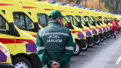 Скорая помощь, медицинская служба, машина скорой помощи, машины скорой помощи, автомобиль скорой помощи, карета скорой помощи, бригада скорой помощи