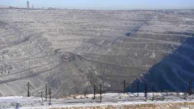 Месторождение, горнодобывающая промышленность, горная порода, полезные ископаемые, спецтехника, карьер, рудник 