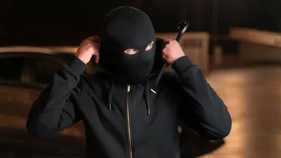 преступник, ограбление