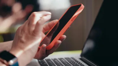 Телефон, телефон в руках, мобильный телефон, сотовый телефон, смартфон, мобильный интернет, мобильная связь, мобильный оператор, мобильные операторы, социальные сети, соцсети, соцсеть, социальная сеть