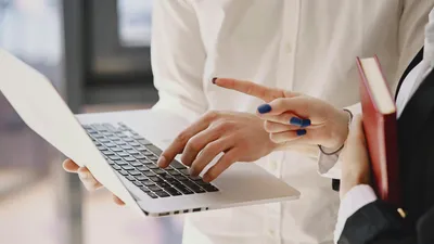 Ноутбук, работа за ноутбуком, дистанционная работа, работа на ноутбуке, удаленная работа, фриланс