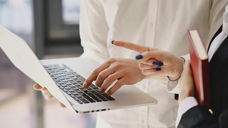 Ноутбук, работа за ноутбуком, дистанционная работа, работа на ноутбуке, удаленная работа, фриланс