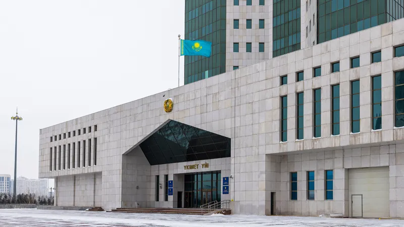 Аппарат Правительства РК, Правительство РК, здание Правительства РК