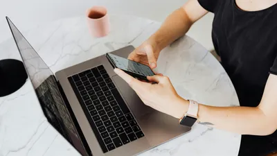 Телефон, телефон в руках, мобильный телефон, сотовый телефон, смартфон, мобильный интернет, мобильная связь, мобильный оператор, мобильные операторы, социальные сети, соцсети, соцсеть, социальная сеть