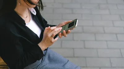 Телефон, телефон в руках, мобильный телефон, сотовый телефон, смартфон, мобильный интернет, мобильная связь, мобильный оператор, мобильные операторы, социальные сети, соцсети, соцсеть, социальная сеть