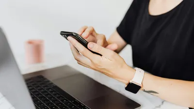 Телефон, телефон в руках, мобильный телефон, сотовый телефон, смартфон, мобильный интернет, мобильная связь, мобильный оператор, мобильные операторы, социальные сети, соцсети, соцсеть, социальная сеть