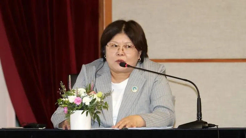 председатель Конституционного суда Эльвира Азимова