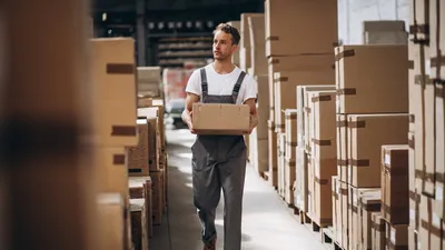 хранение товара, сотрудник