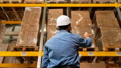 хранение товара, сотрудник