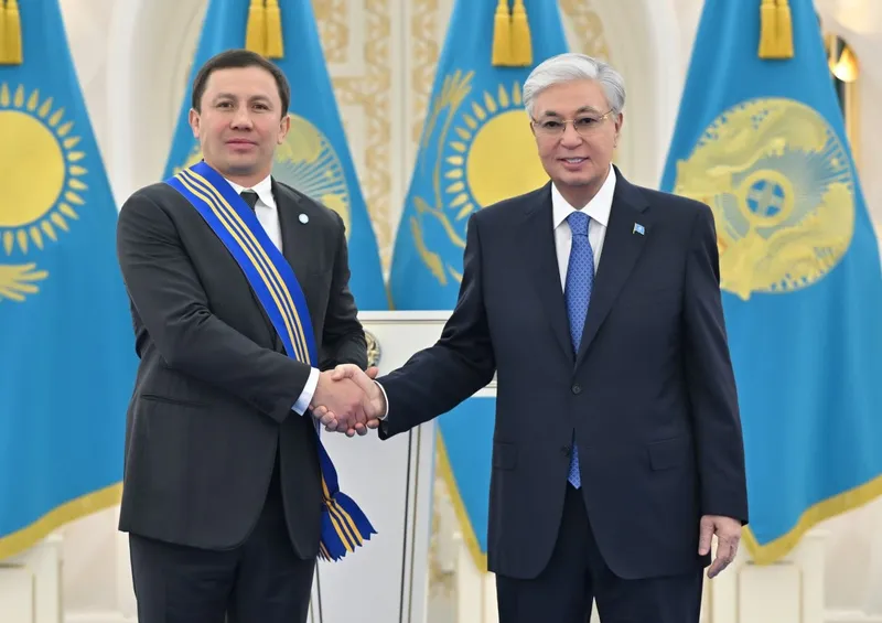 Касым-Жомарт Токаев, Геннадий Головкин