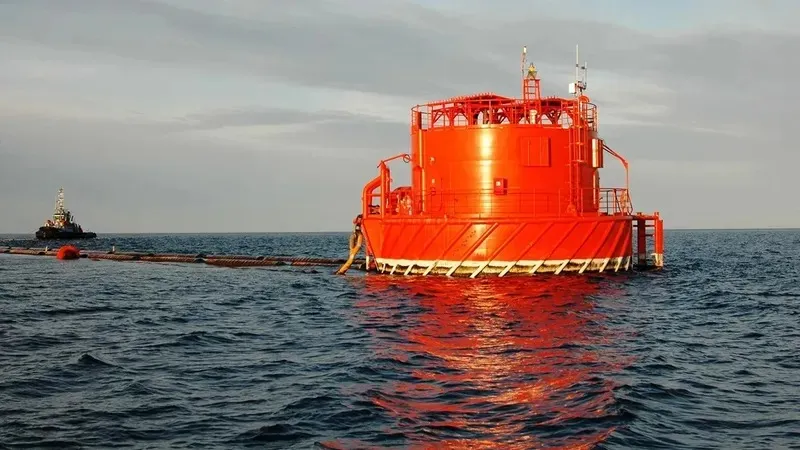 Разливы нефти на море