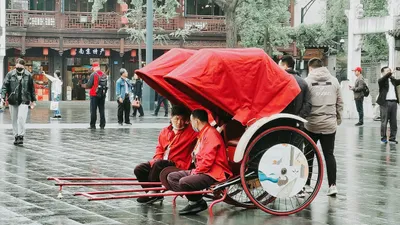 улица, прохожие, рикши